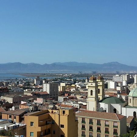 Al Castello Apartment Cagliari Ngoại thất bức ảnh