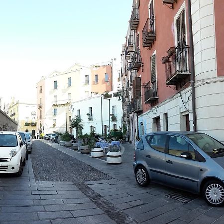 Al Castello Apartment Cagliari Ngoại thất bức ảnh