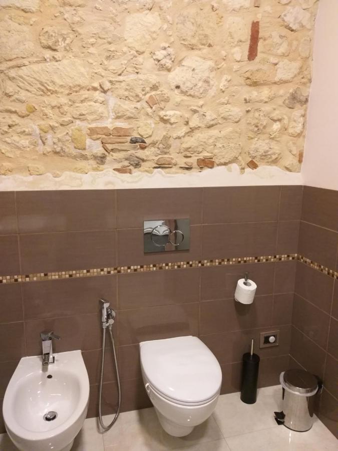 Al Castello Apartment Cagliari Ngoại thất bức ảnh