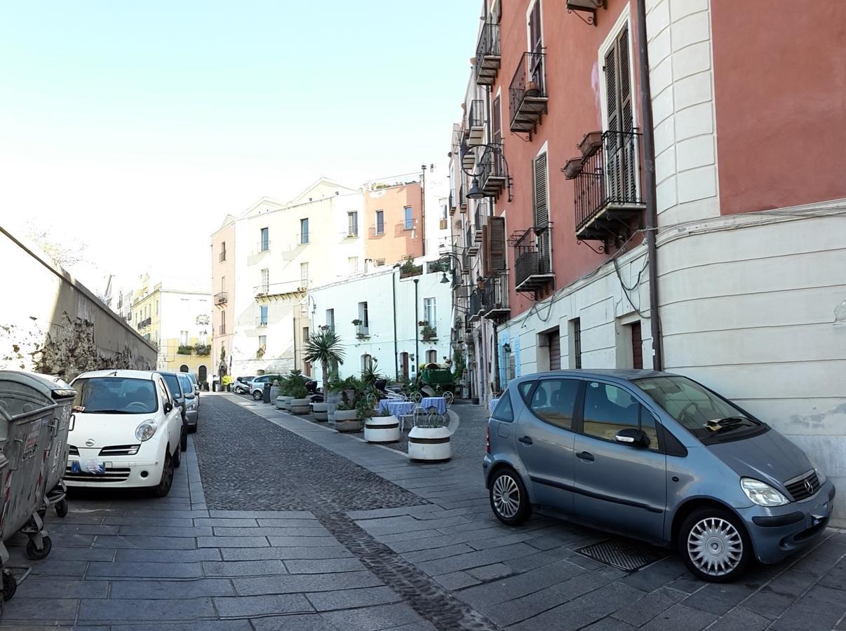 Al Castello Apartment Cagliari Ngoại thất bức ảnh