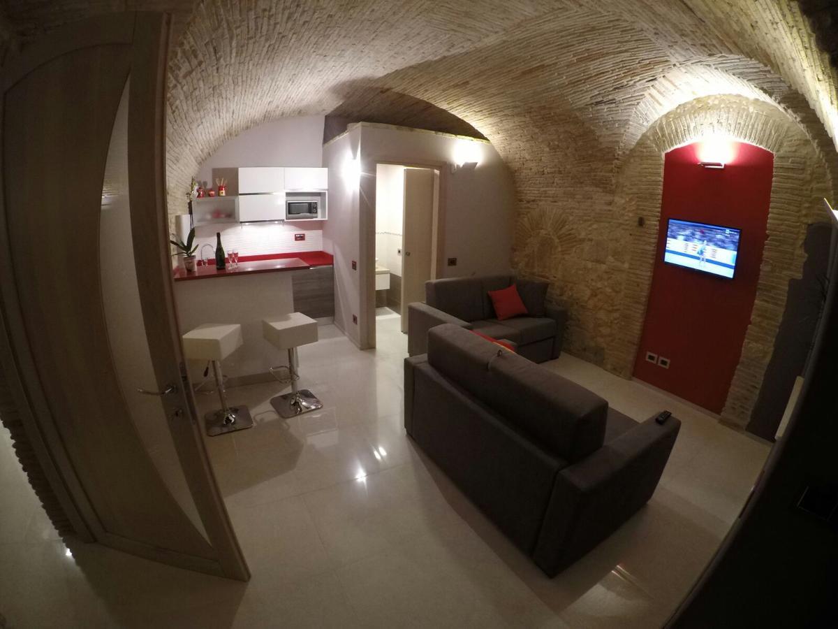 Al Castello Apartment Cagliari Ngoại thất bức ảnh