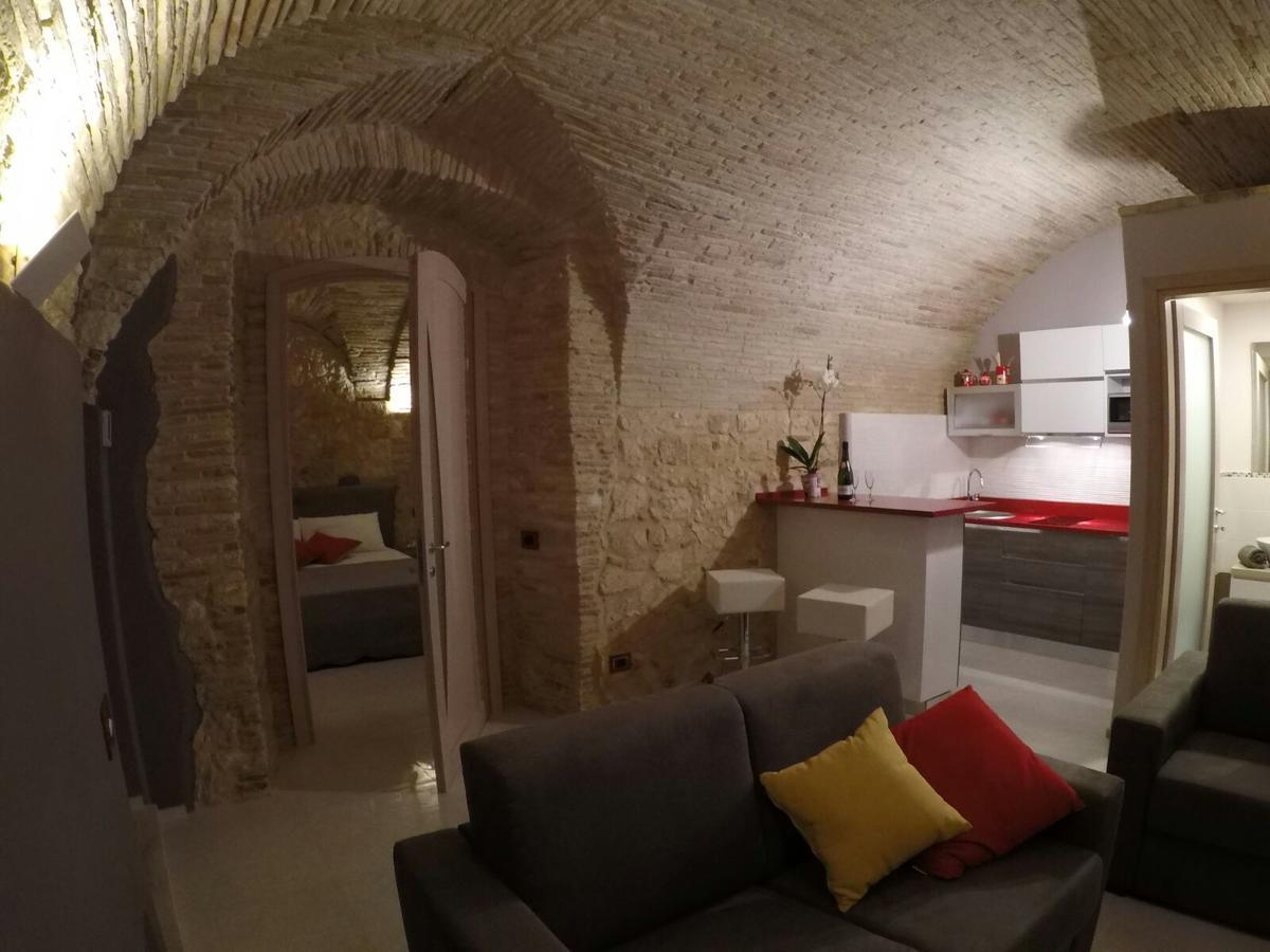 Al Castello Apartment Cagliari Ngoại thất bức ảnh