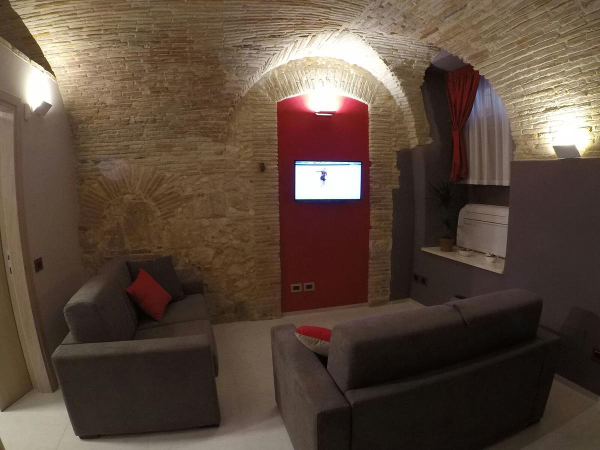 Al Castello Apartment Cagliari Ngoại thất bức ảnh