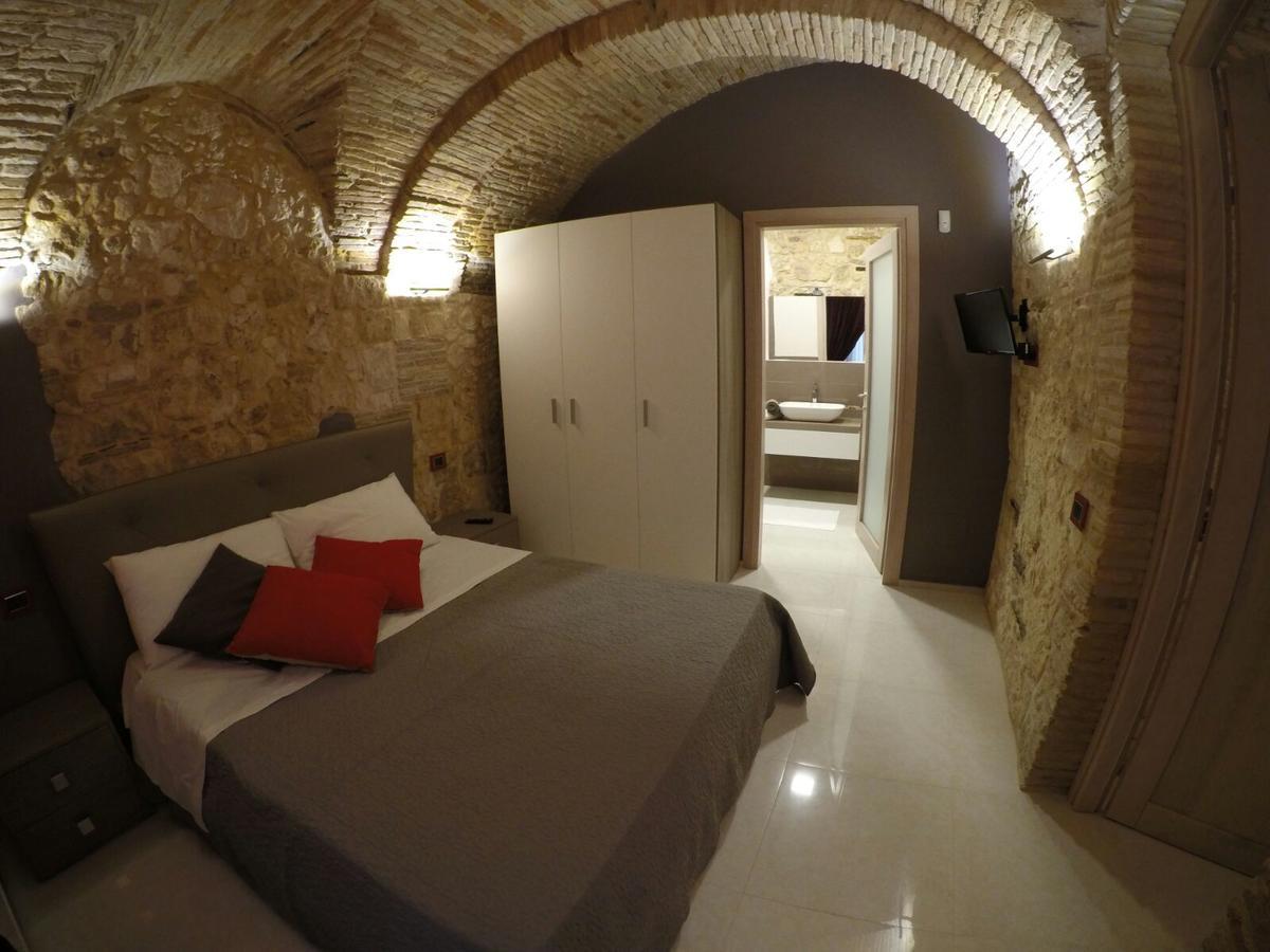 Al Castello Apartment Cagliari Ngoại thất bức ảnh